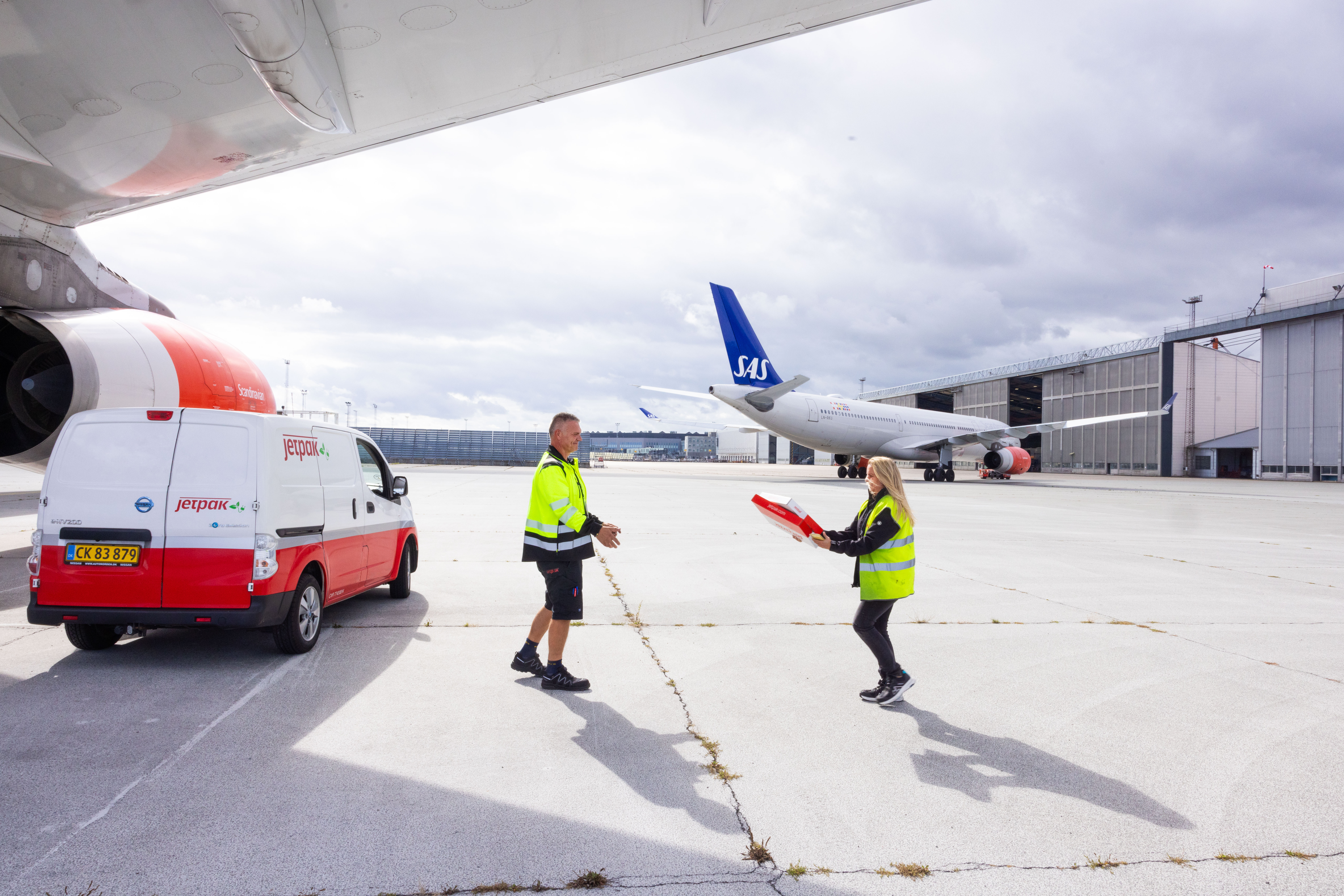 Courier service, delivery & logistics - shipping company | Jetpak®